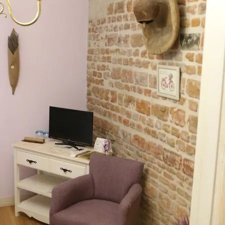 Gizemli Pansiyon Ayvalı