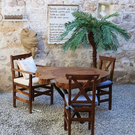Pansiyon Gizemli Ayvalı