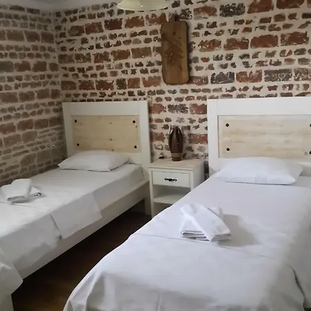 Pansiyon Gizemli Ayvalı